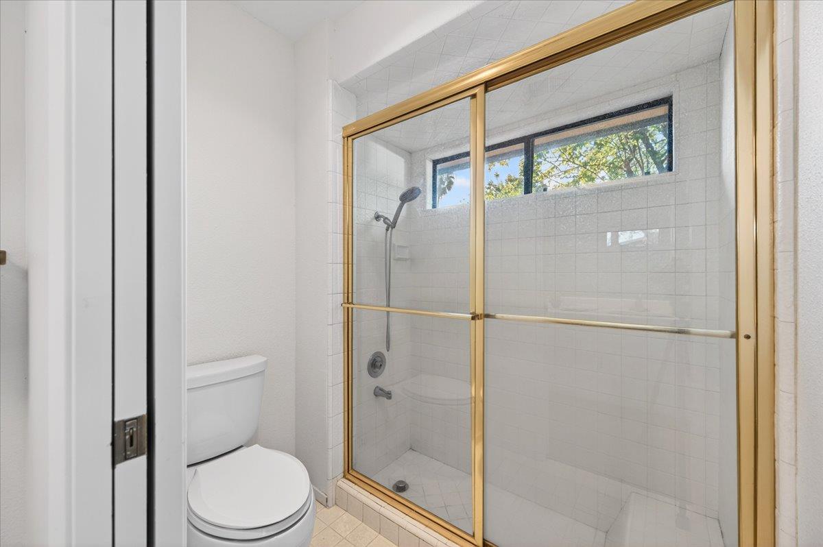 6260 N Palm #110, Fresno, CA 93704