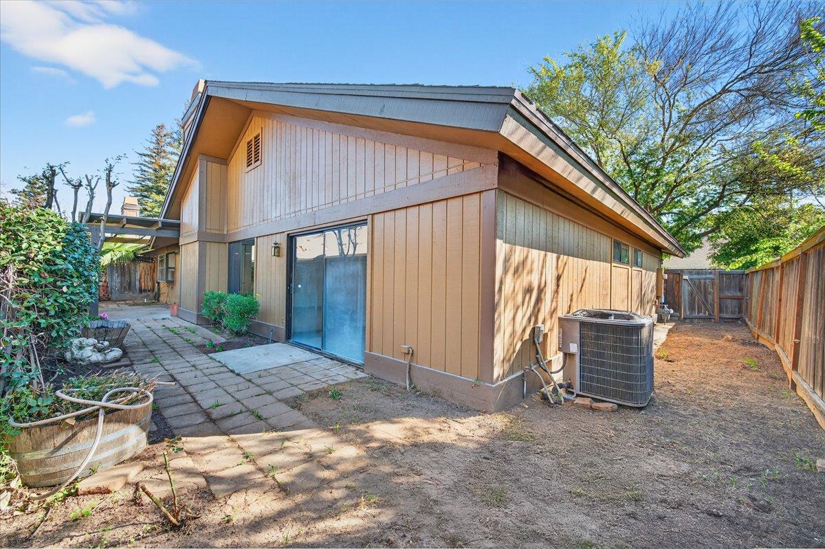 6260 N Palm #110, Fresno, CA 93704