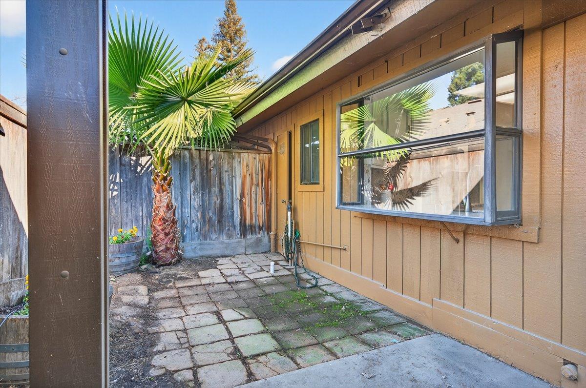 6260 N Palm #110, Fresno, CA 93704