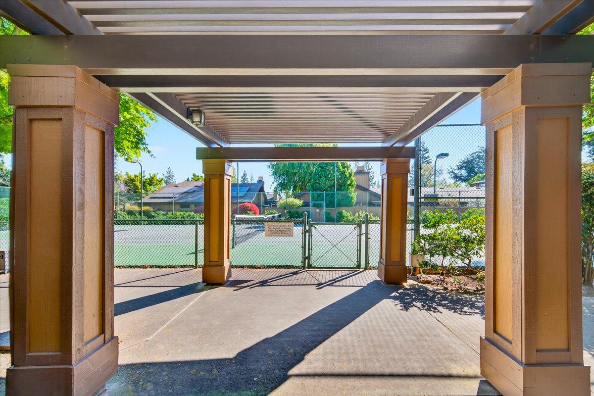 6260 N Palm #110, Fresno, CA 93704