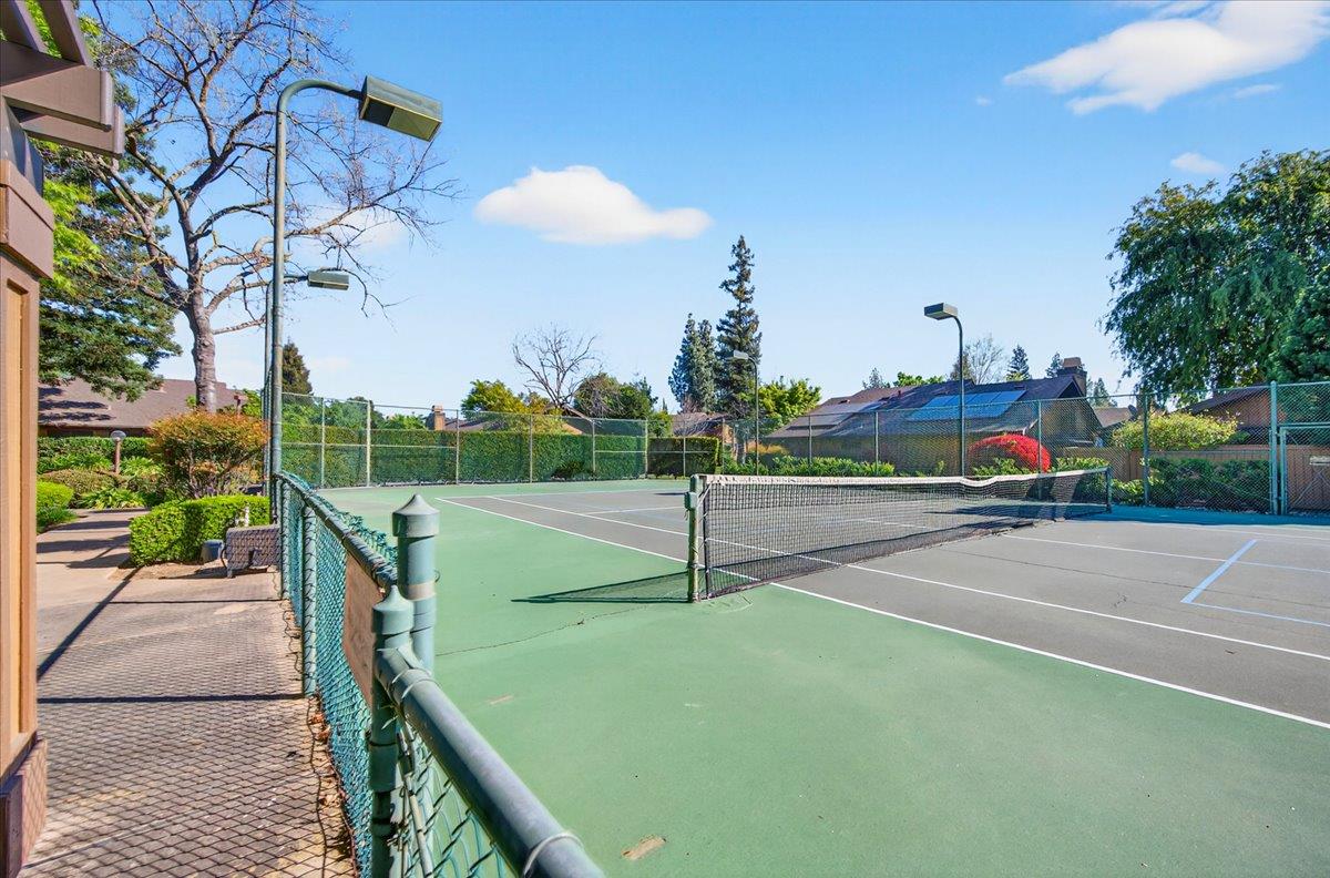 6260 N Palm #110, Fresno, CA 93704