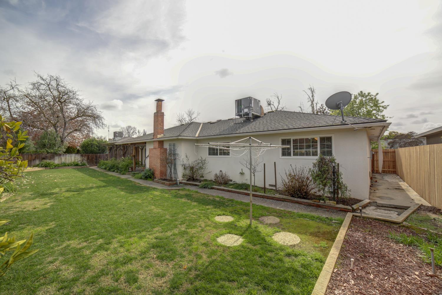 1514 E Escalon, Fresno, CA 93710