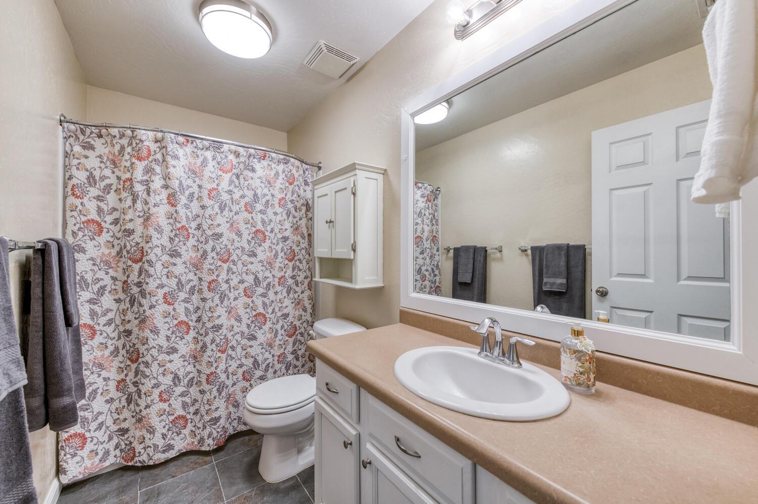 3422 N Gregory Ave, Fresno, CA 93722