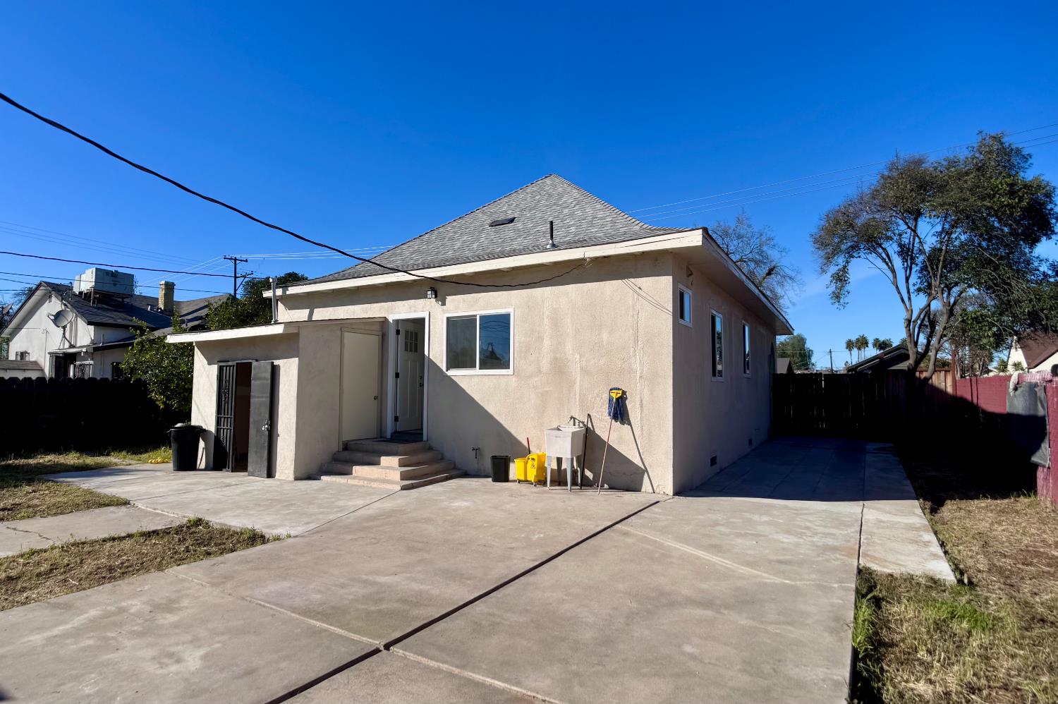 416 E Tuolumne St, Fresno, CA 93706