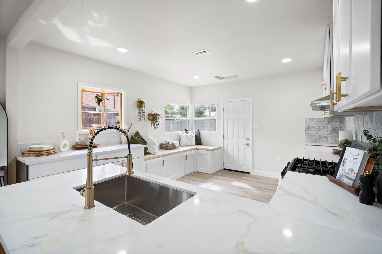 1377 N harrison, Fresno, CA 93728