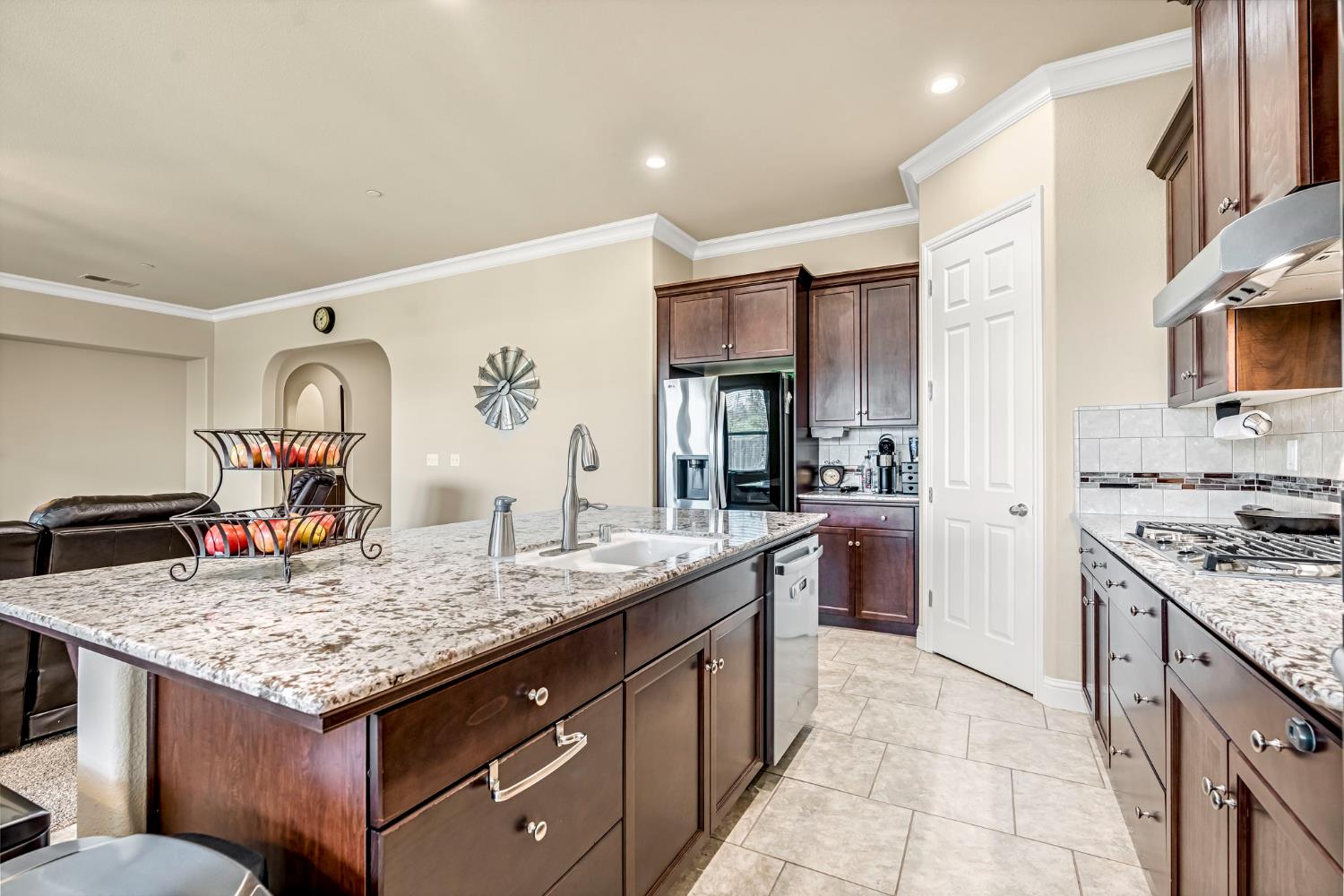 3255 Roberts Ave, Clovis, CA 93619