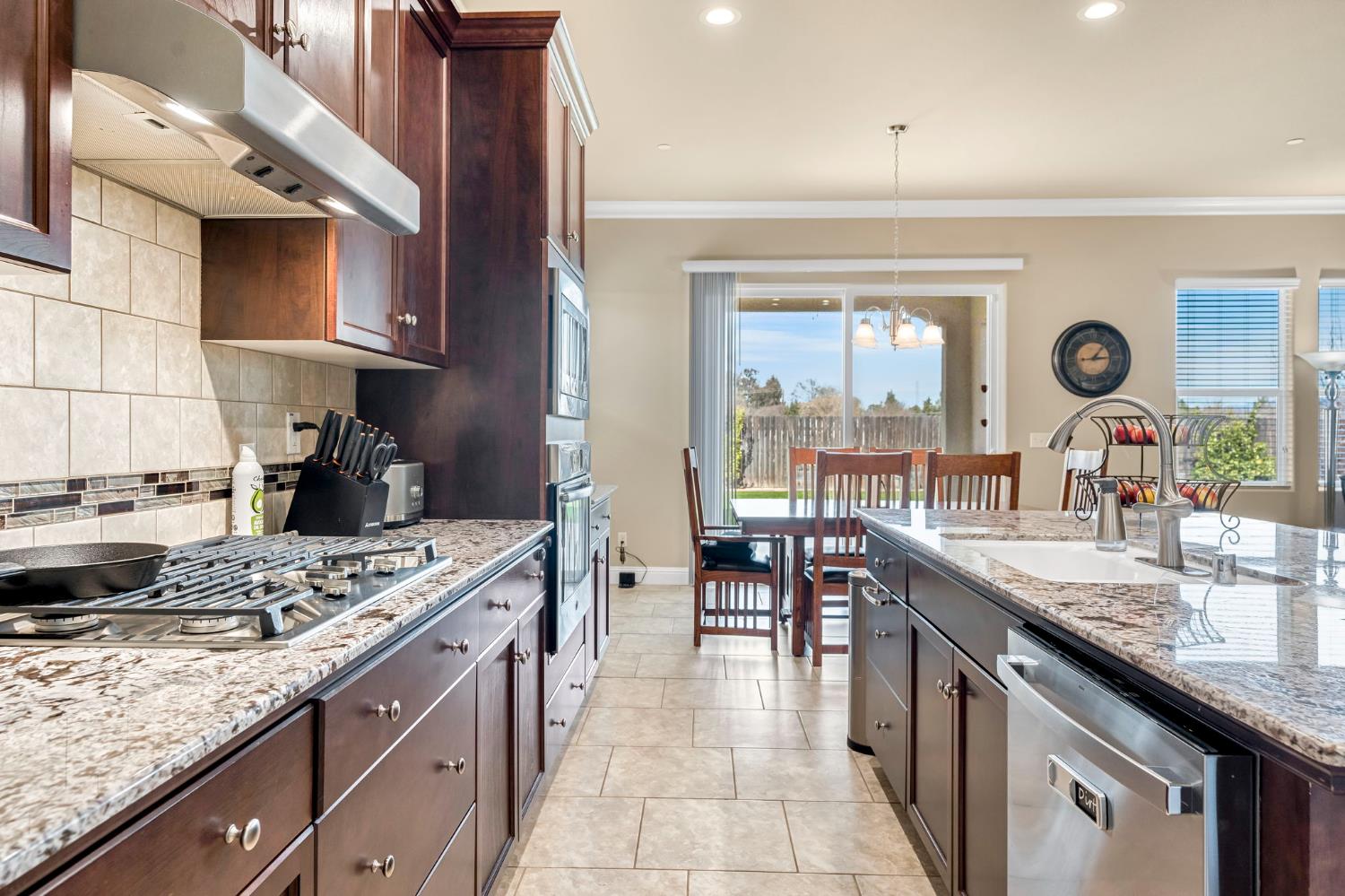 3255 Roberts Ave, Clovis, CA 93619