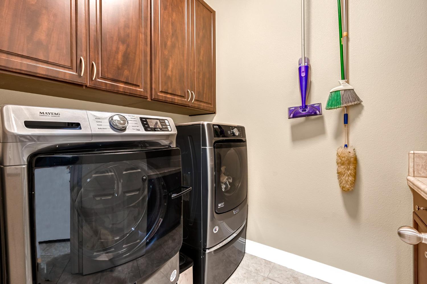 3255 Roberts Ave, Clovis, CA 93619