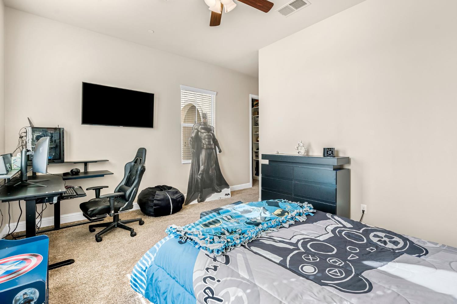 3255 Roberts Ave, Clovis, CA 93619