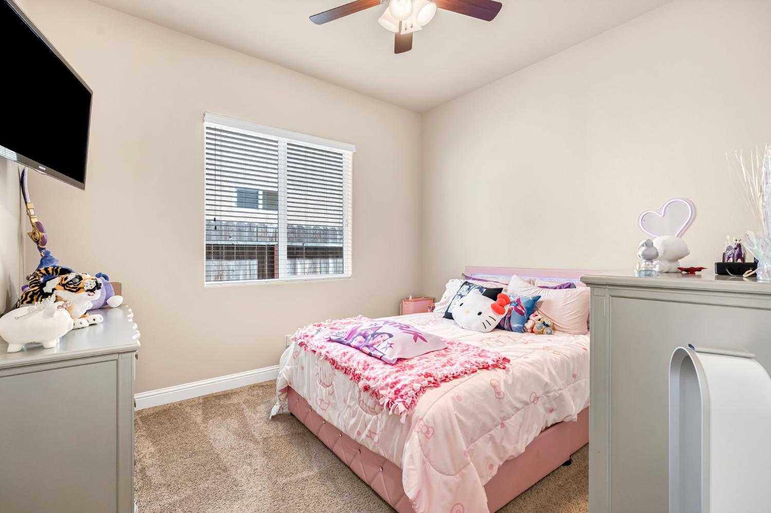 3255 Roberts Ave, Clovis, CA 93619