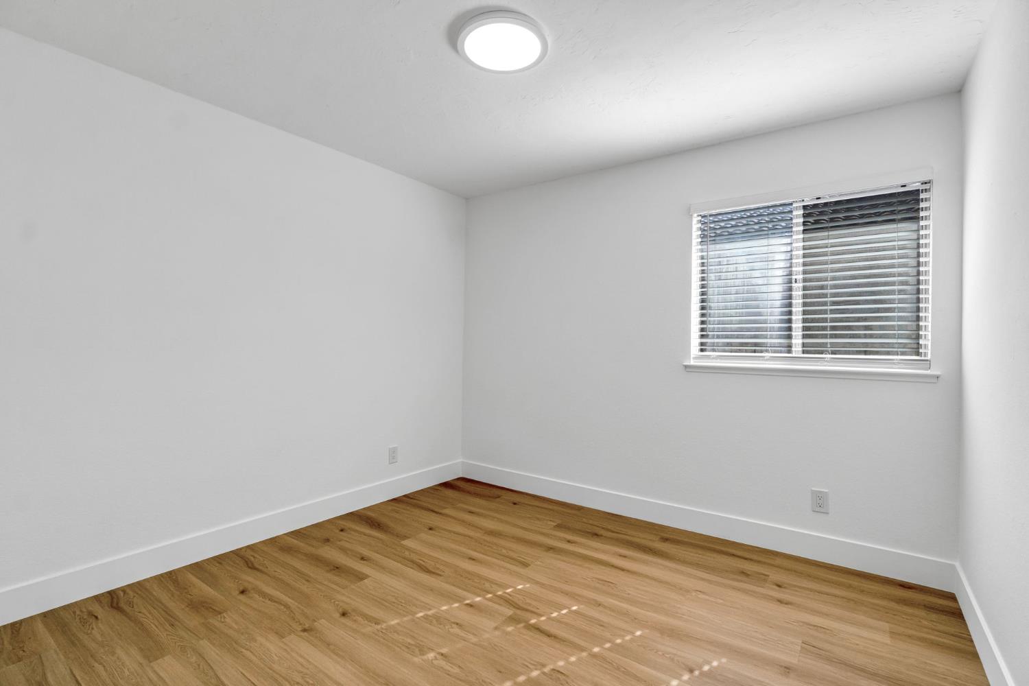 4376 W Cardiff Ave, Fresno, CA 93722