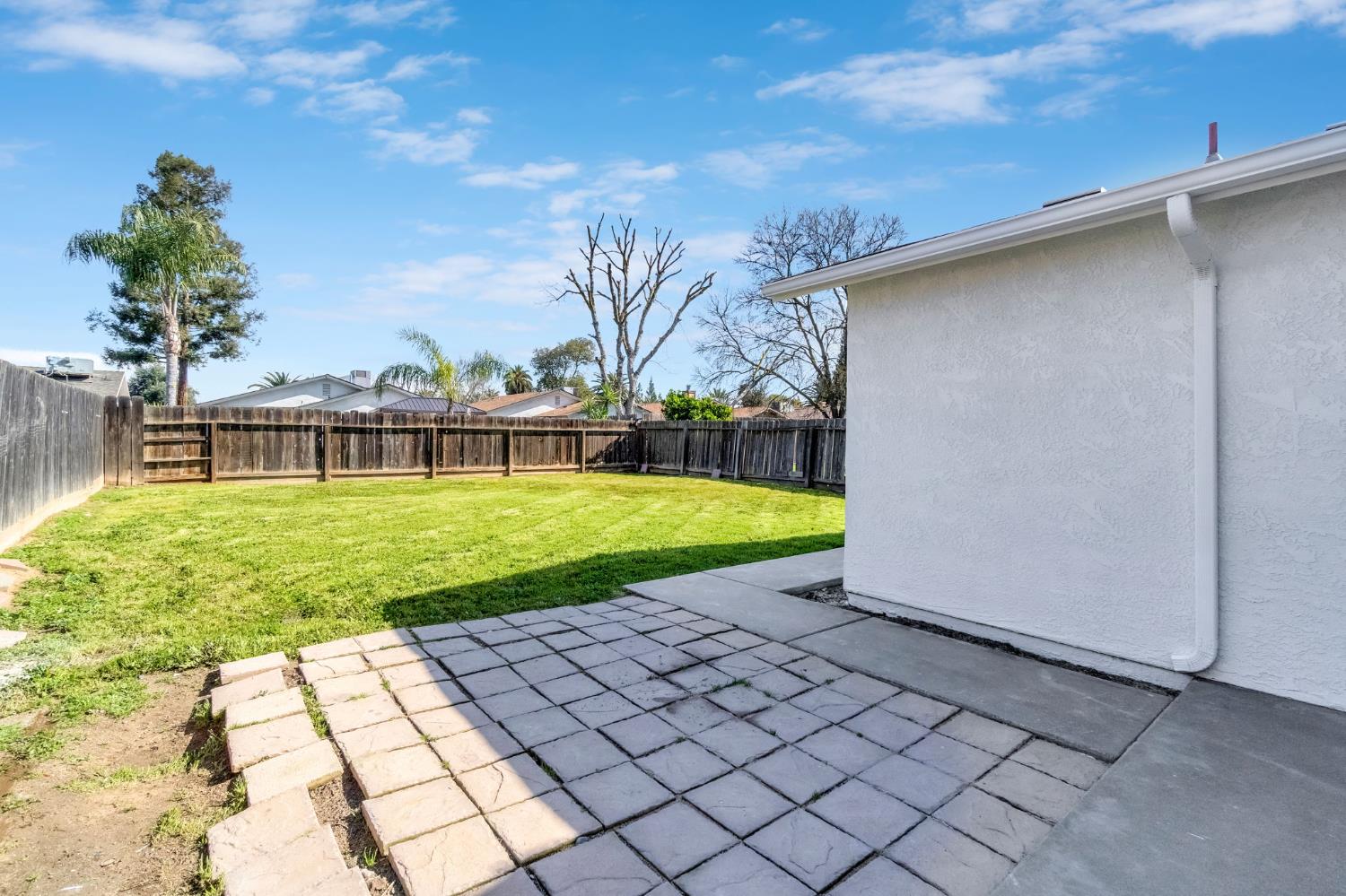 4376 W Cardiff Ave, Fresno, CA 93722
