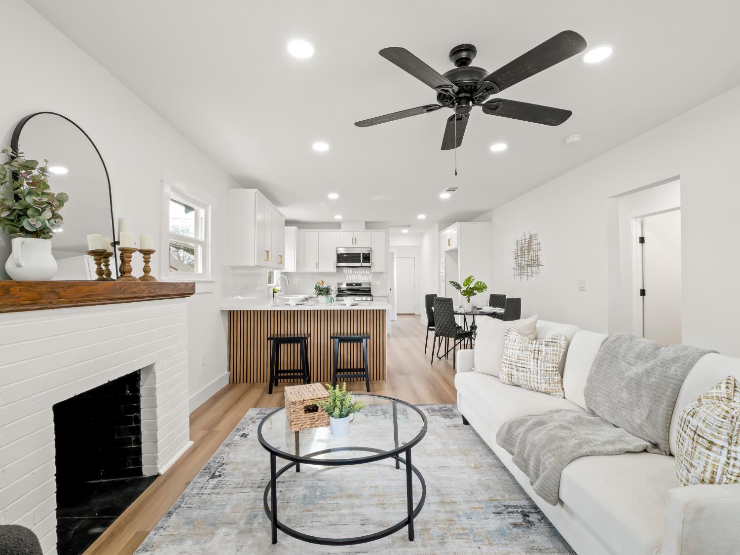 927 N St, Sanger, CA 93657