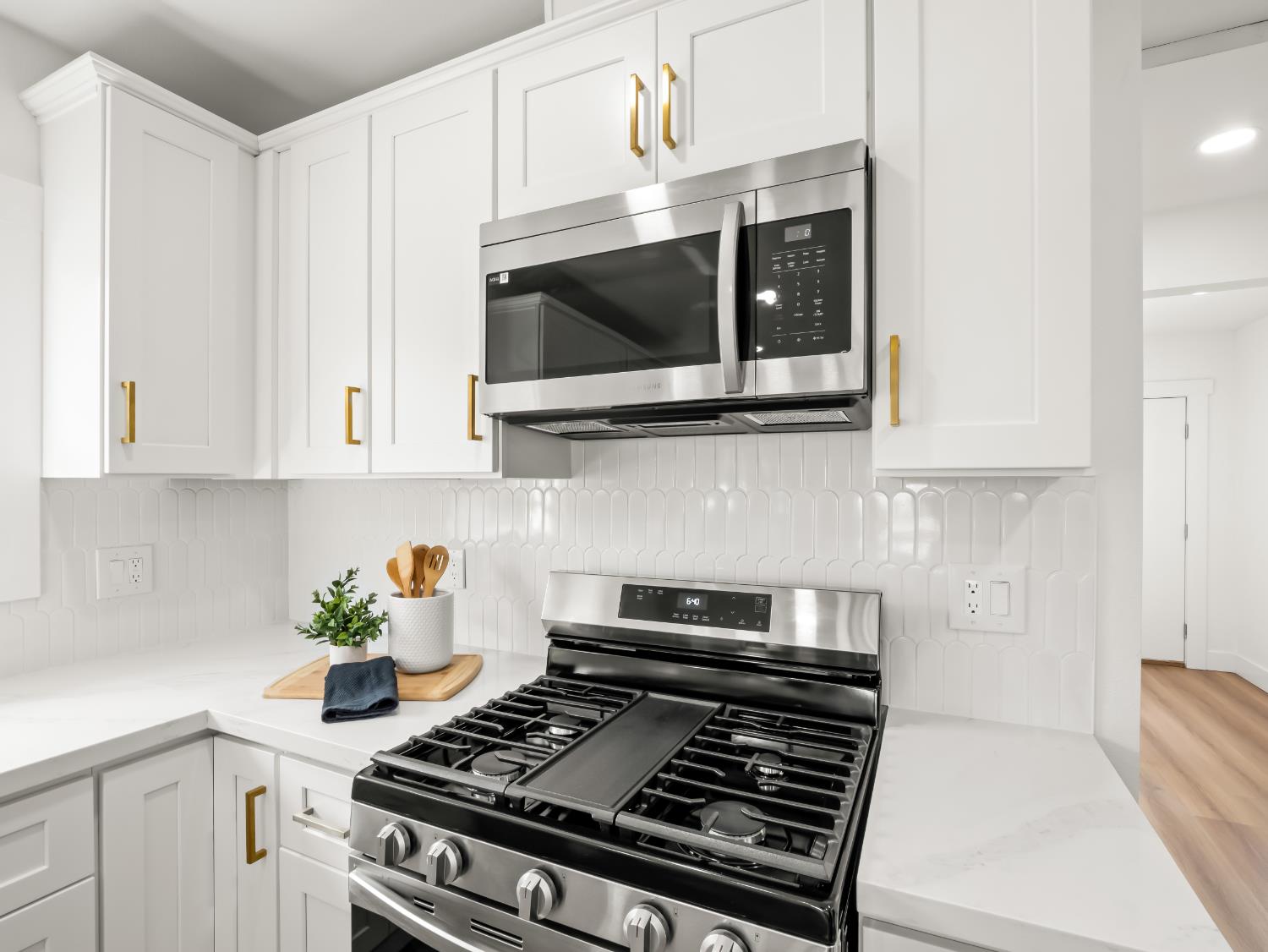 927 N St, Sanger, CA 93657