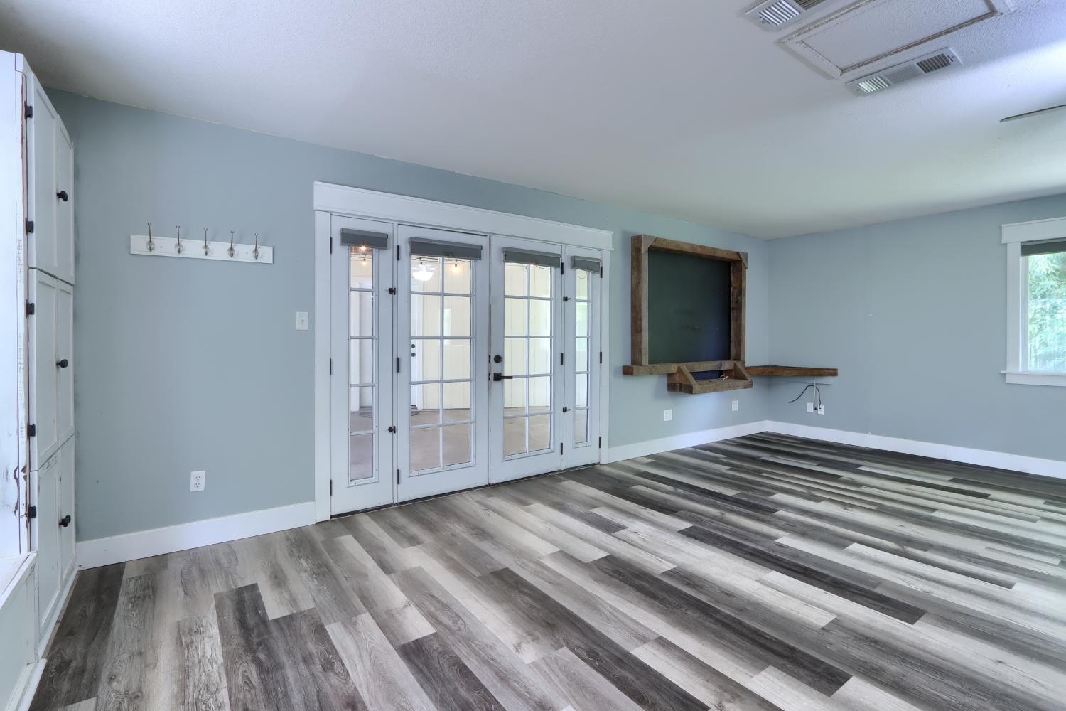 30658 Holiday Dr, Coarsegold, CA 93614