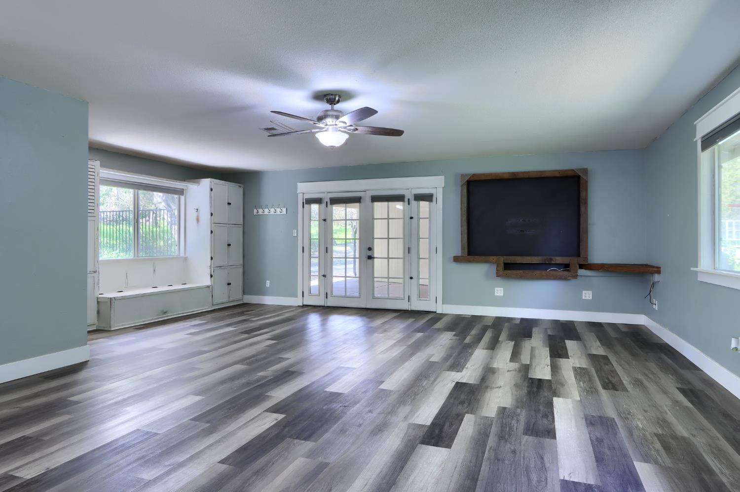 30658 Holiday Dr, Coarsegold, CA 93614