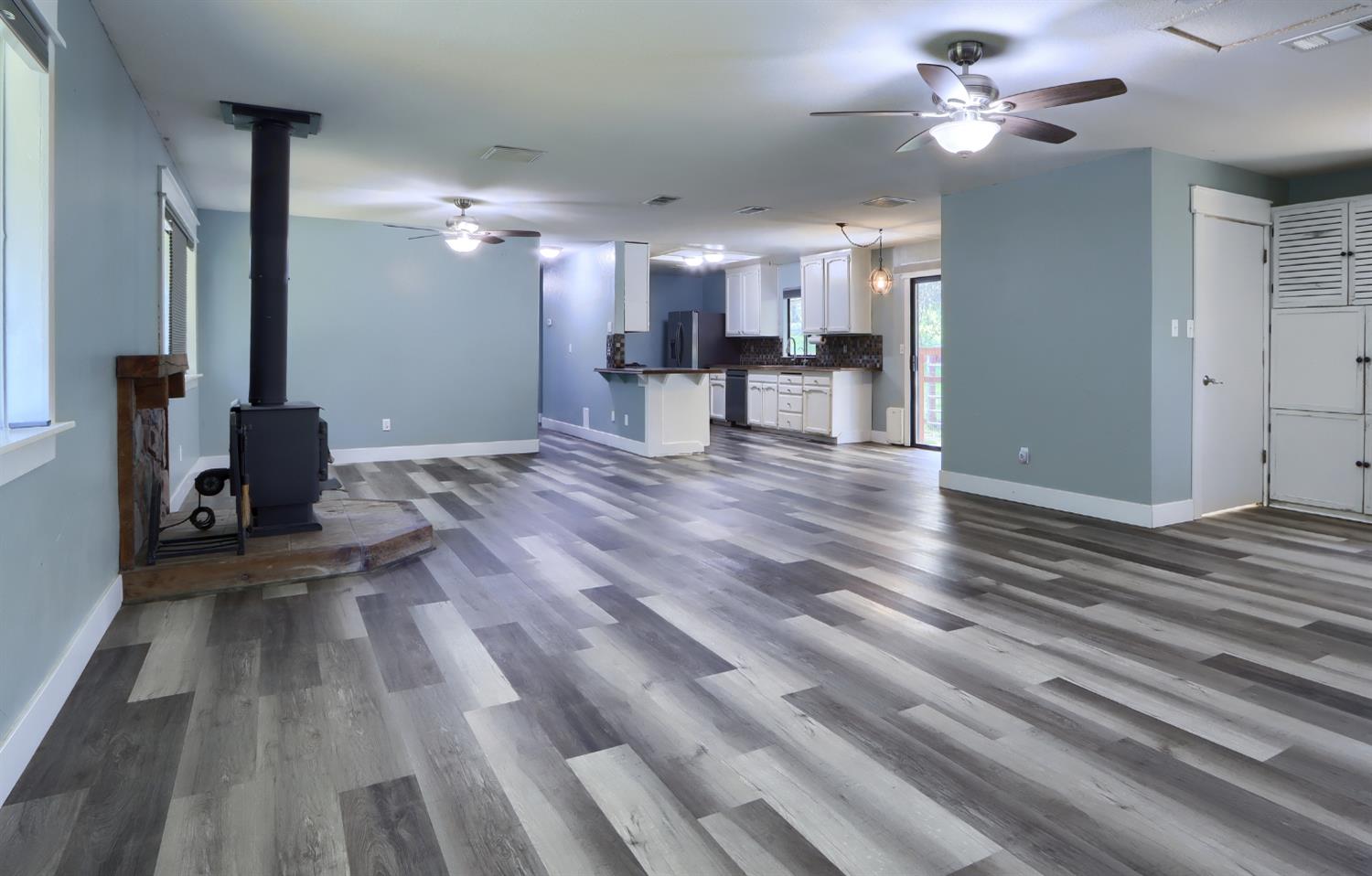 30658 Holiday Dr, Coarsegold, CA 93614