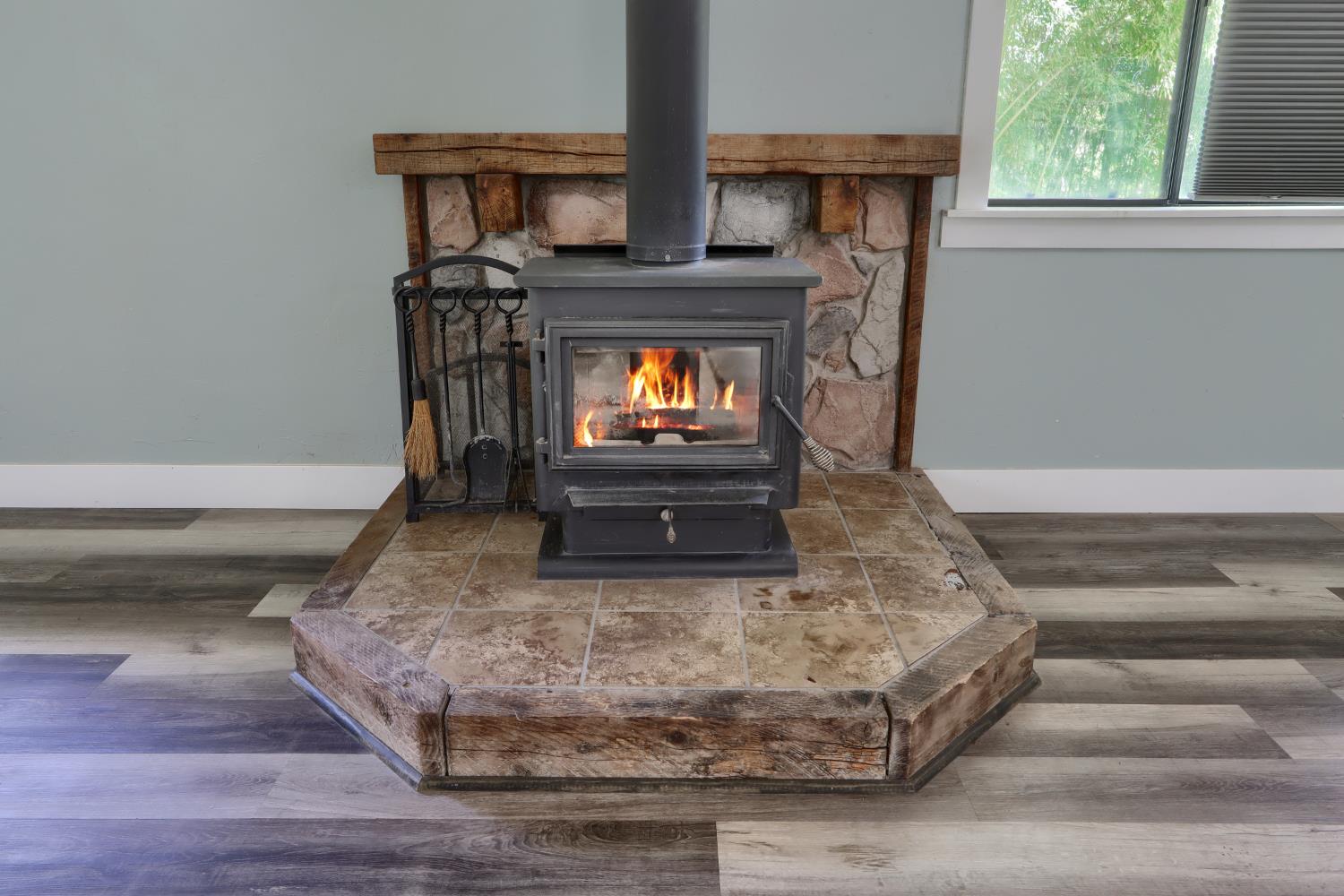 30658 Holiday Dr, Coarsegold, CA 93614