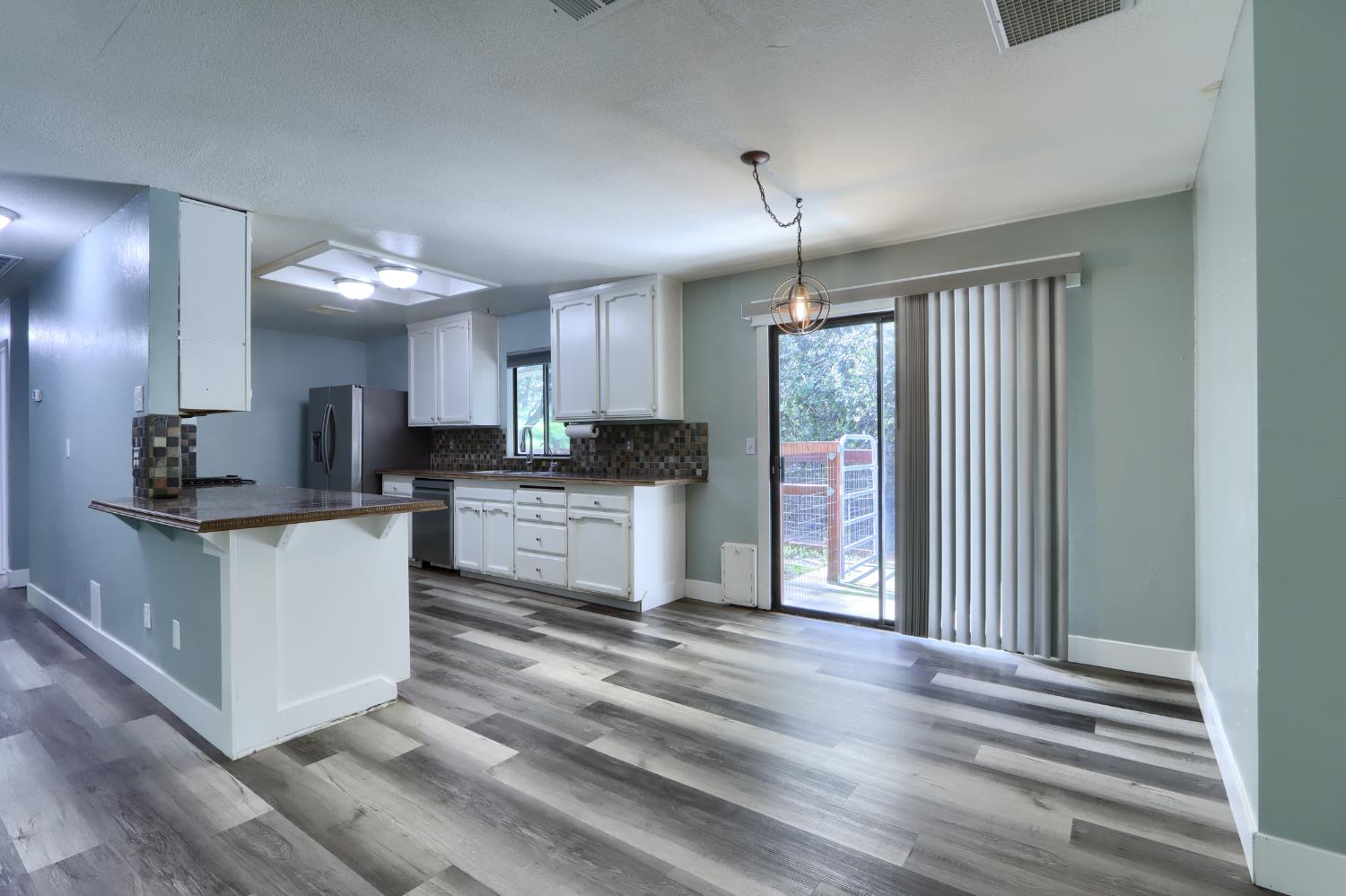 30658 Holiday Dr, Coarsegold, CA 93614