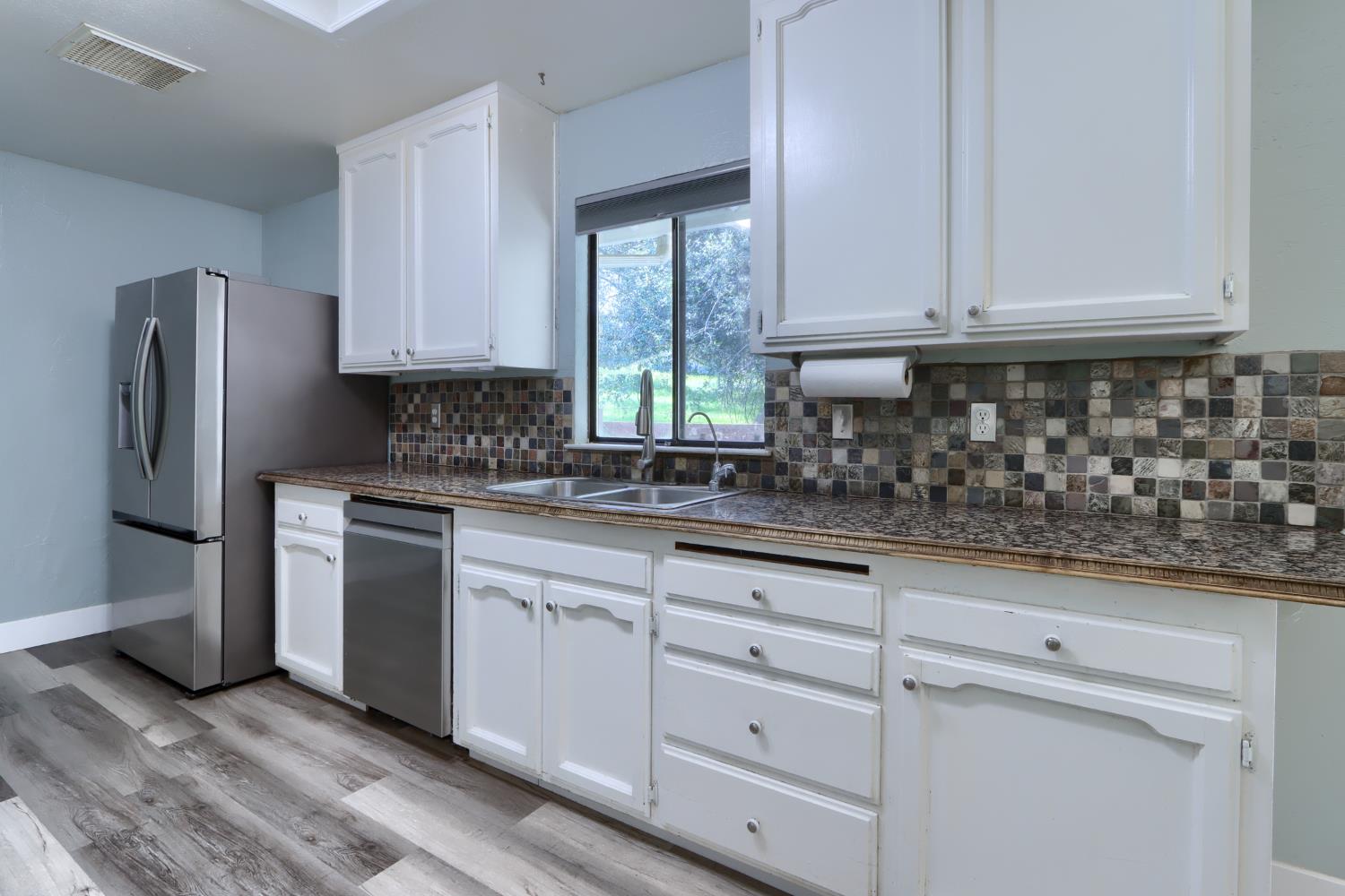 30658 Holiday Dr, Coarsegold, CA 93614