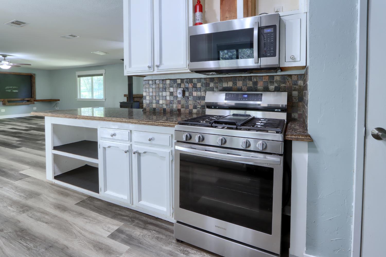 30658 Holiday Dr, Coarsegold, CA 93614