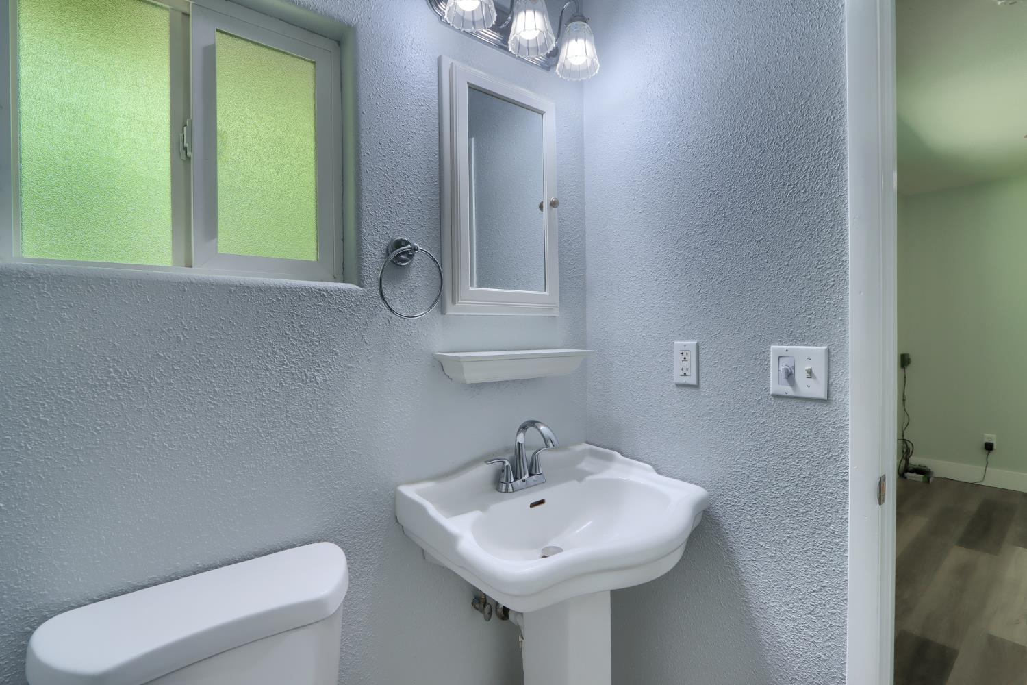 30658 Holiday Dr, Coarsegold, CA 93614