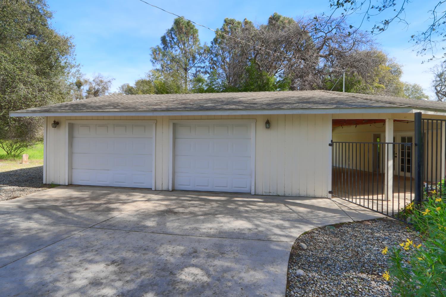 30658 Holiday Dr, Coarsegold, CA 93614