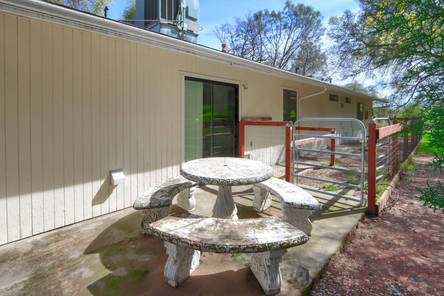 30658 Holiday Dr, Coarsegold, CA 93614