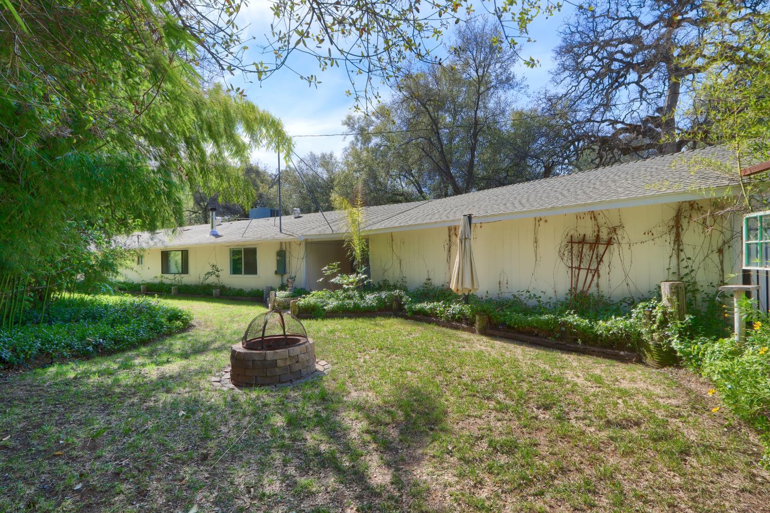 30658 Holiday Dr, Coarsegold, CA 93614