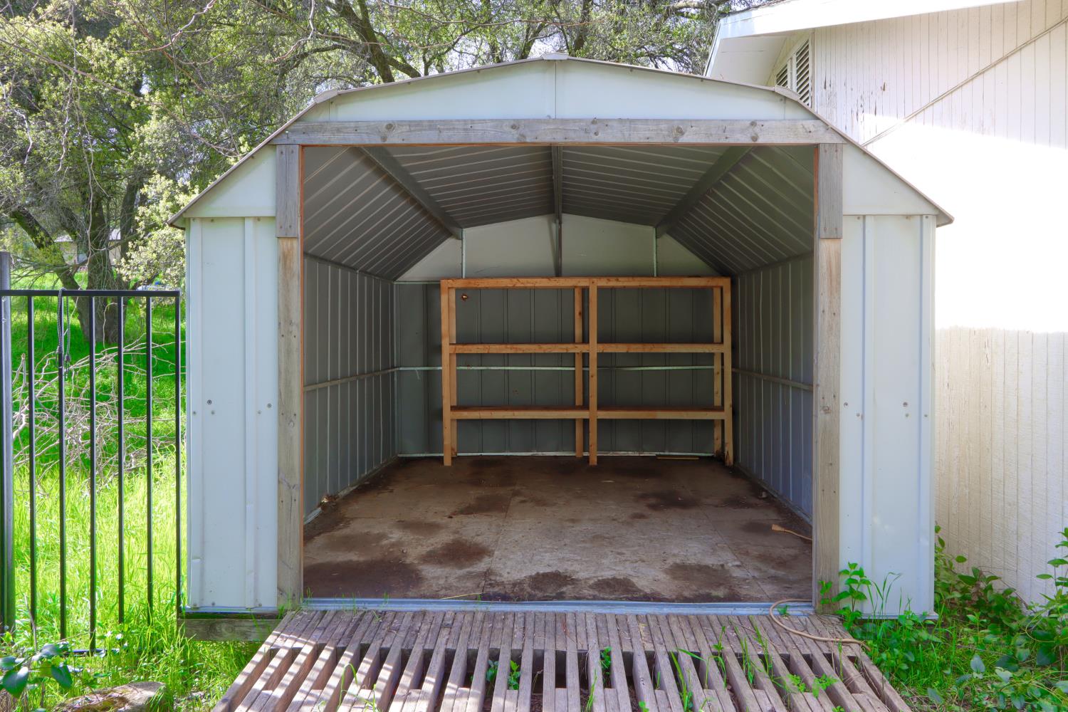 30658 Holiday Dr, Coarsegold, CA 93614