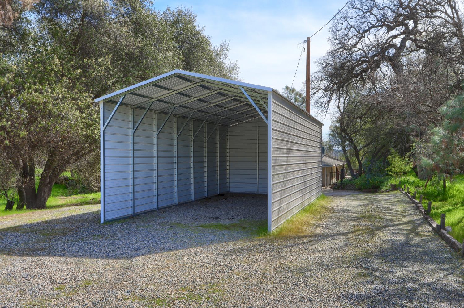 30658 Holiday Dr, Coarsegold, CA 93614