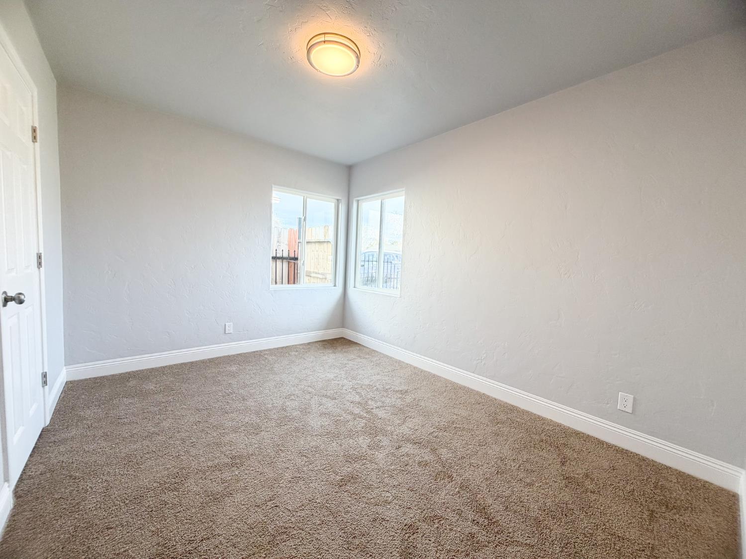 3812 E Clinton Ave, Fresno, CA 93703