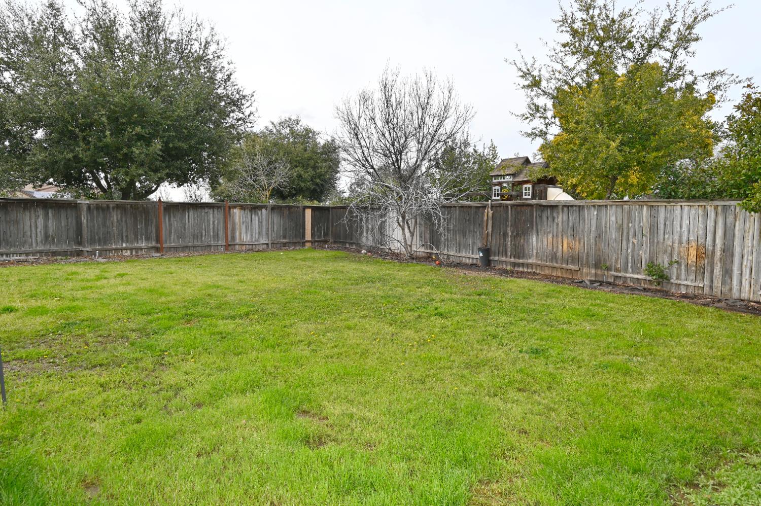 4793 N Emerald Peak Dr, Clovis, CA 93619