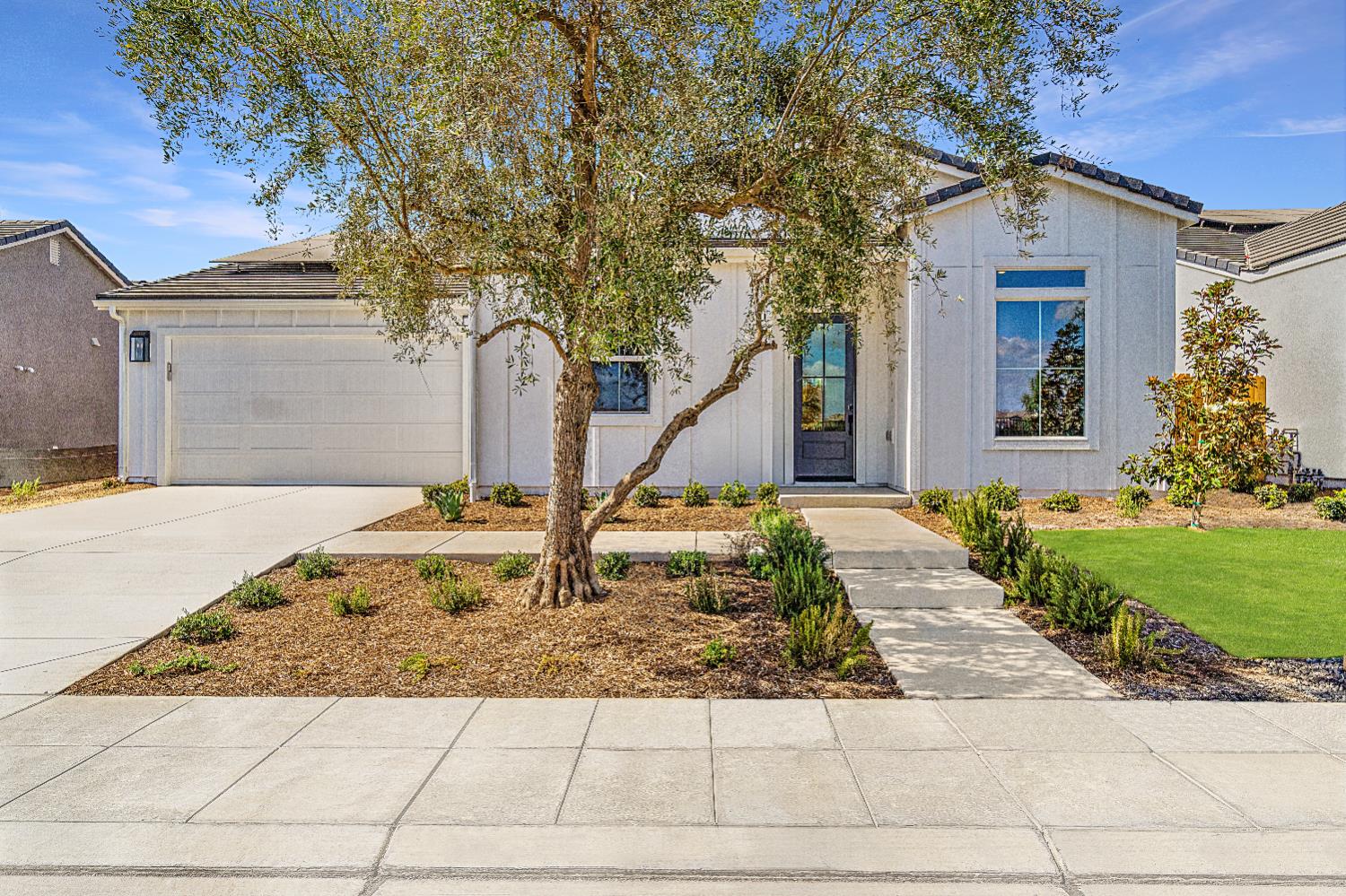 856 Traverse Dr S, Madera, CA 93636