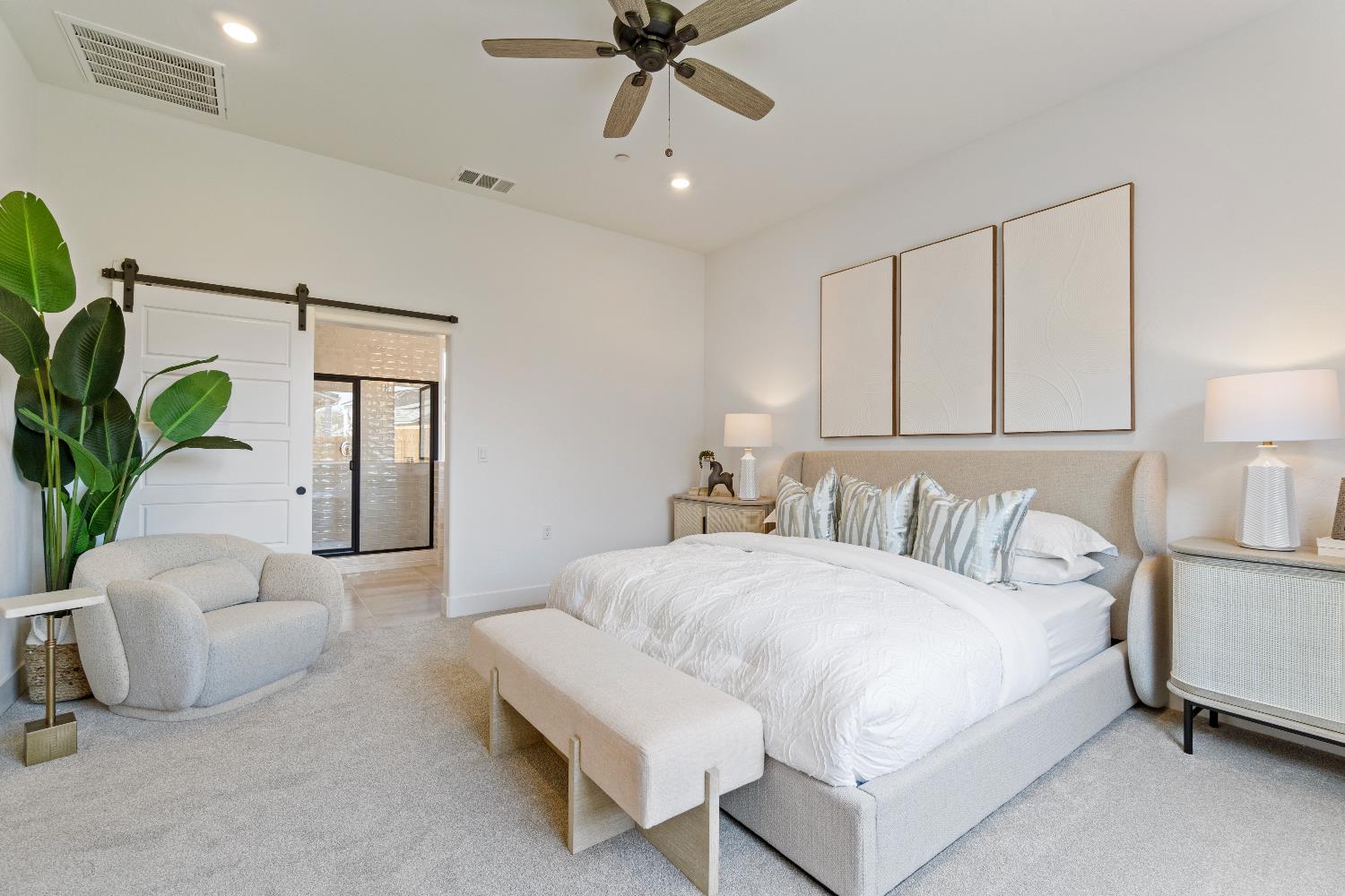 856 Traverse Dr S, Madera, CA 93636