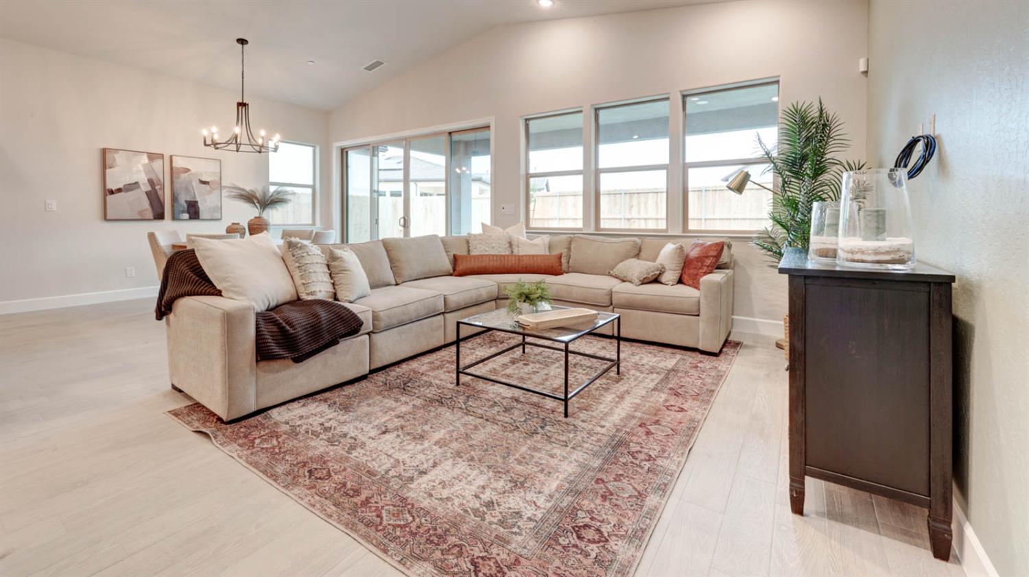 935 Talus Way S, Madera, CA 93636