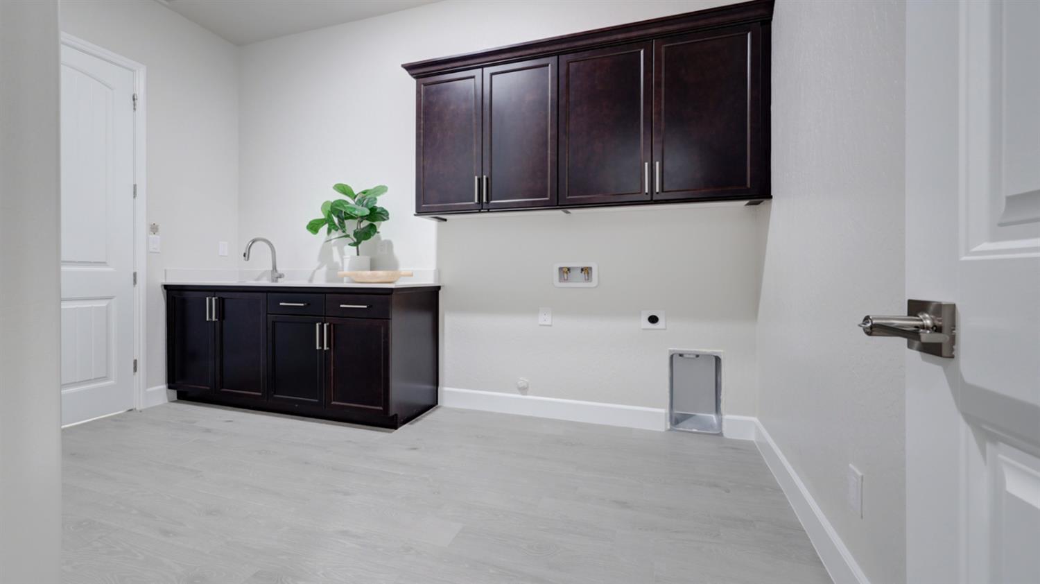 935 Talus Way S, Madera, CA 93636