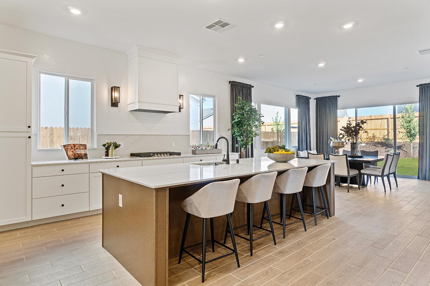 846 Traverse Dr S, Madera, CA 93636