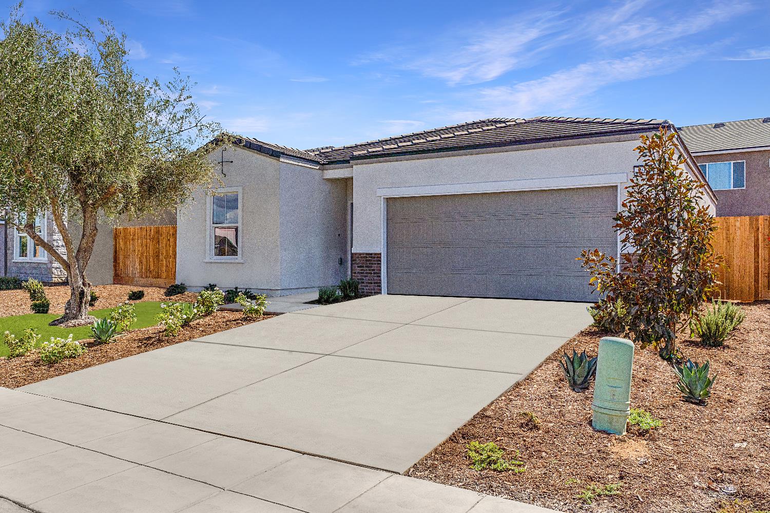 996 Deerhorn Dr W, Madera, CA 93636