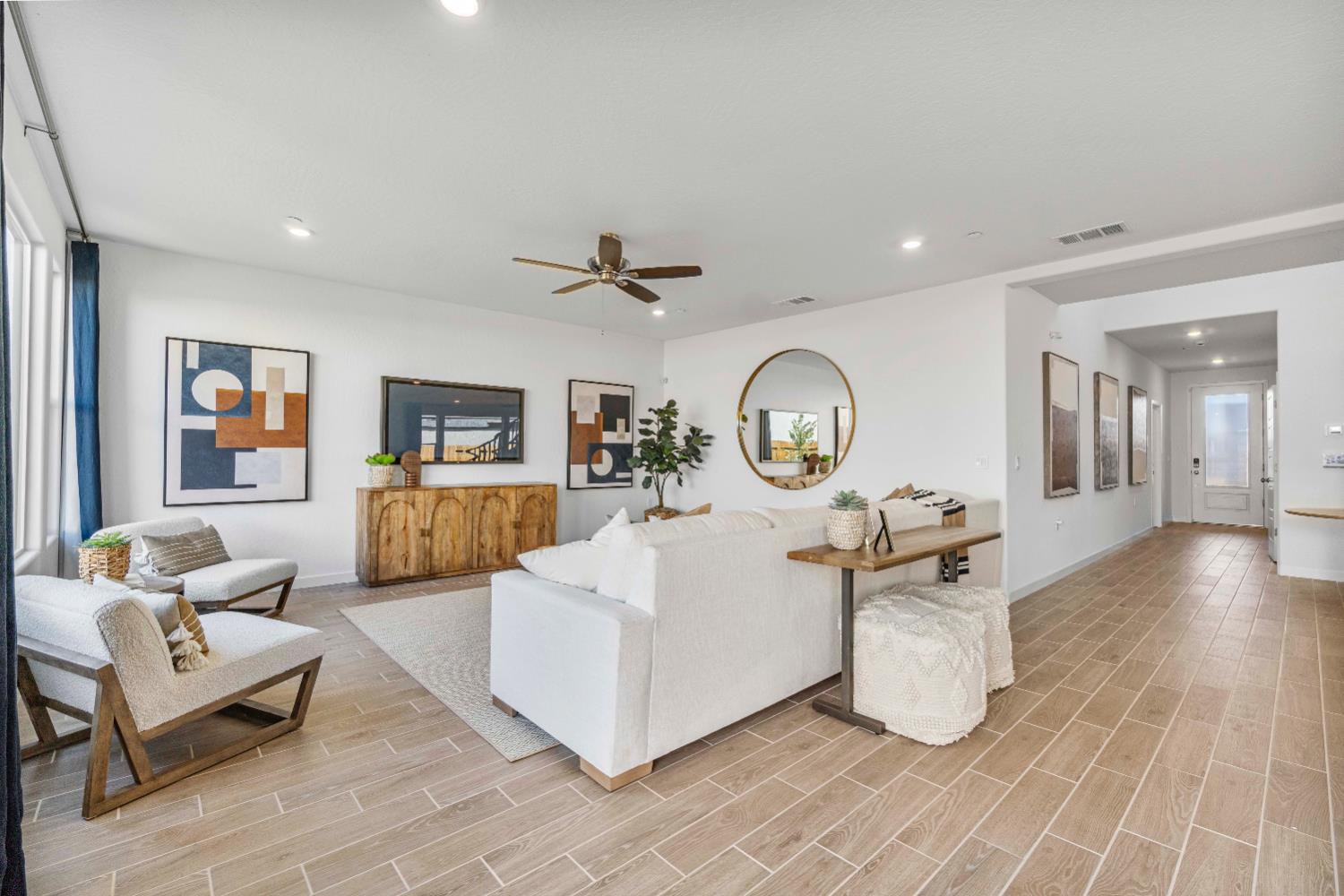 822 Traverse Dr S, Madera, CA 93636