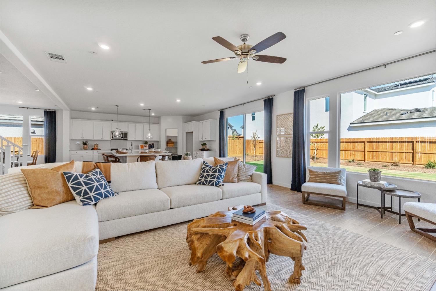 822 Traverse Dr S, Madera, CA 93636