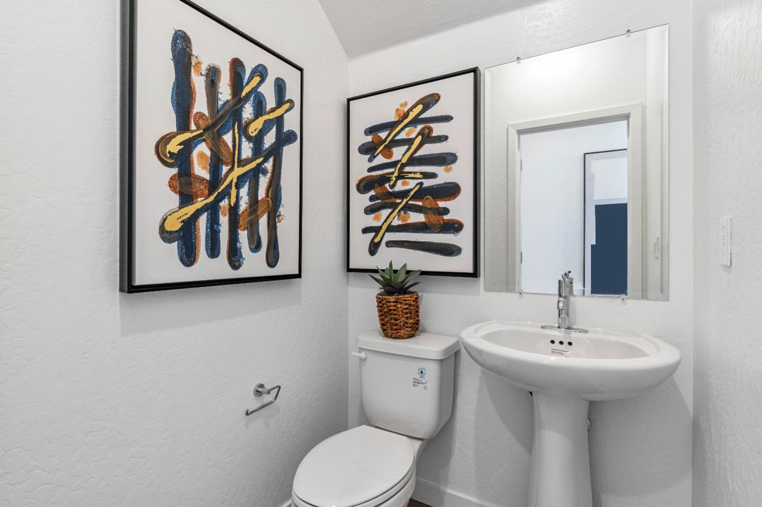 822 Traverse Dr S, Madera, CA 93636