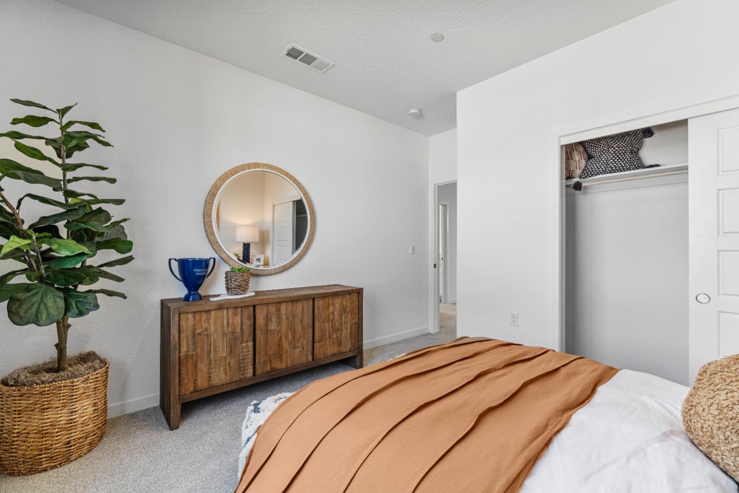 822 Traverse Dr S, Madera, CA 93636