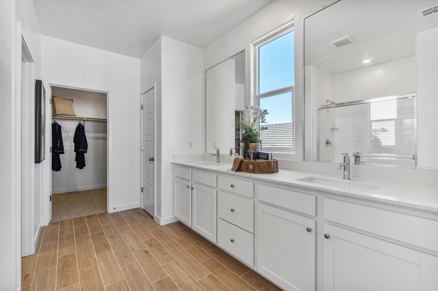 822 Traverse Dr S, Madera, CA 93636