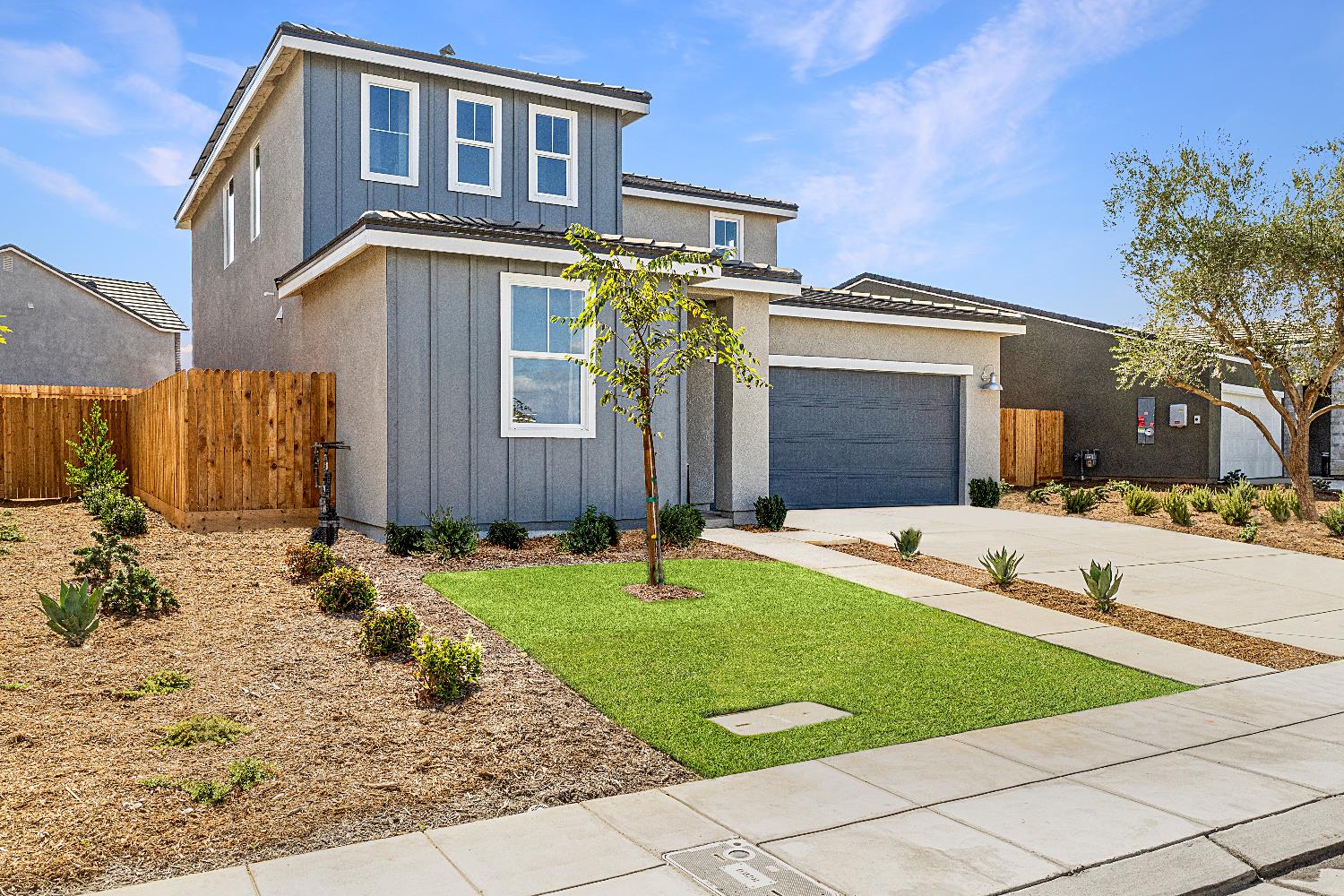 976 Deerhorn Dr W, Madera, CA 93636