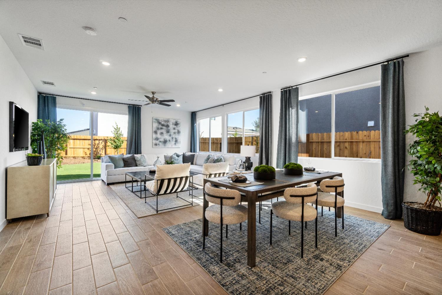 834 Traverse Dr S, Madera, CA 93636