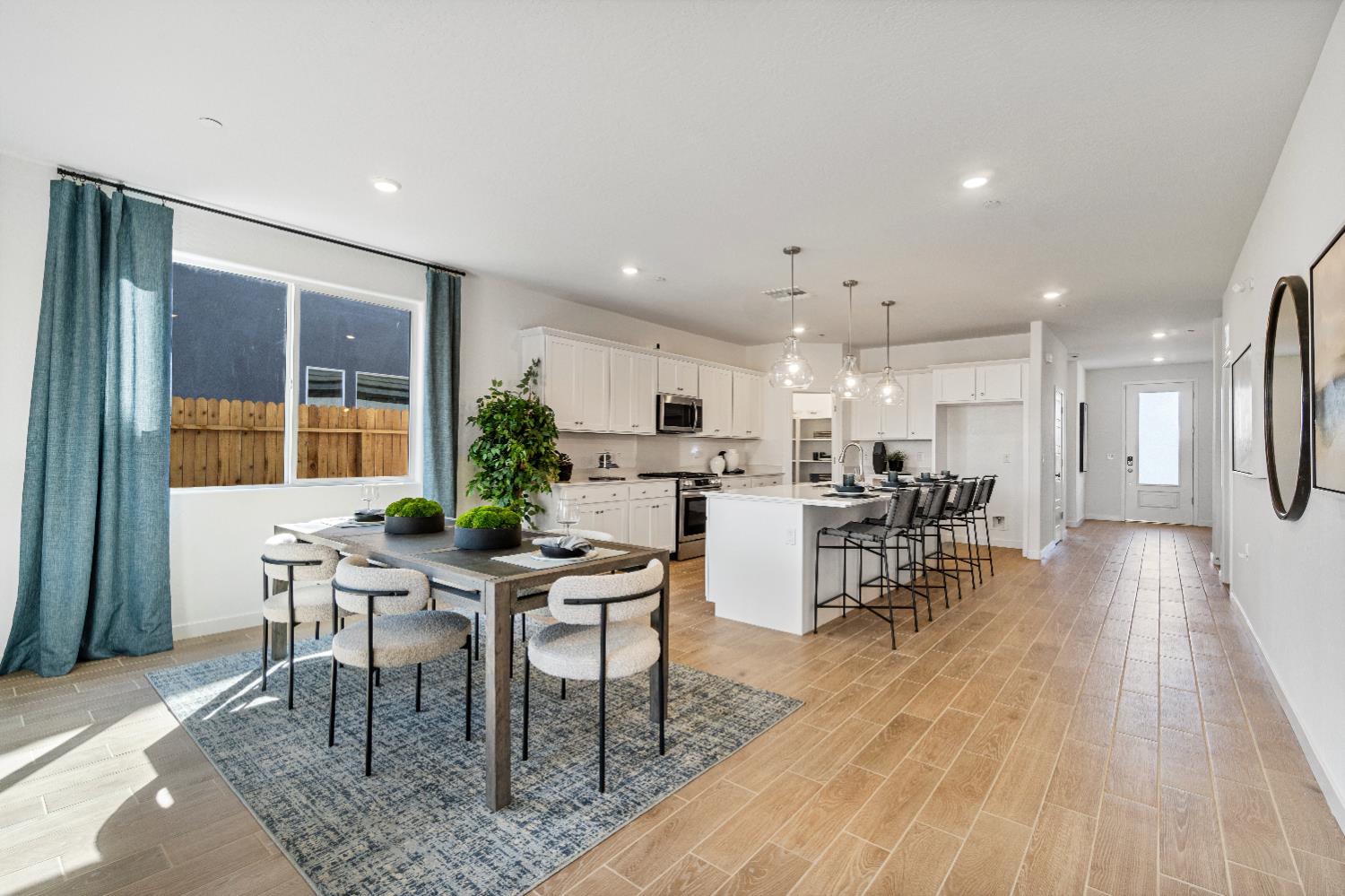 834 Traverse Dr S, Madera, CA 93636