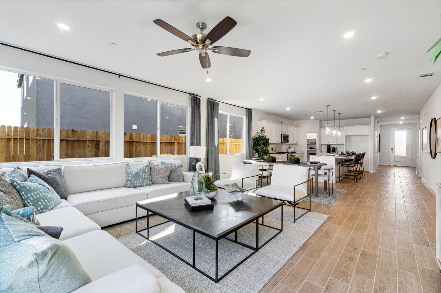 834 Traverse Dr S, Madera, CA 93636