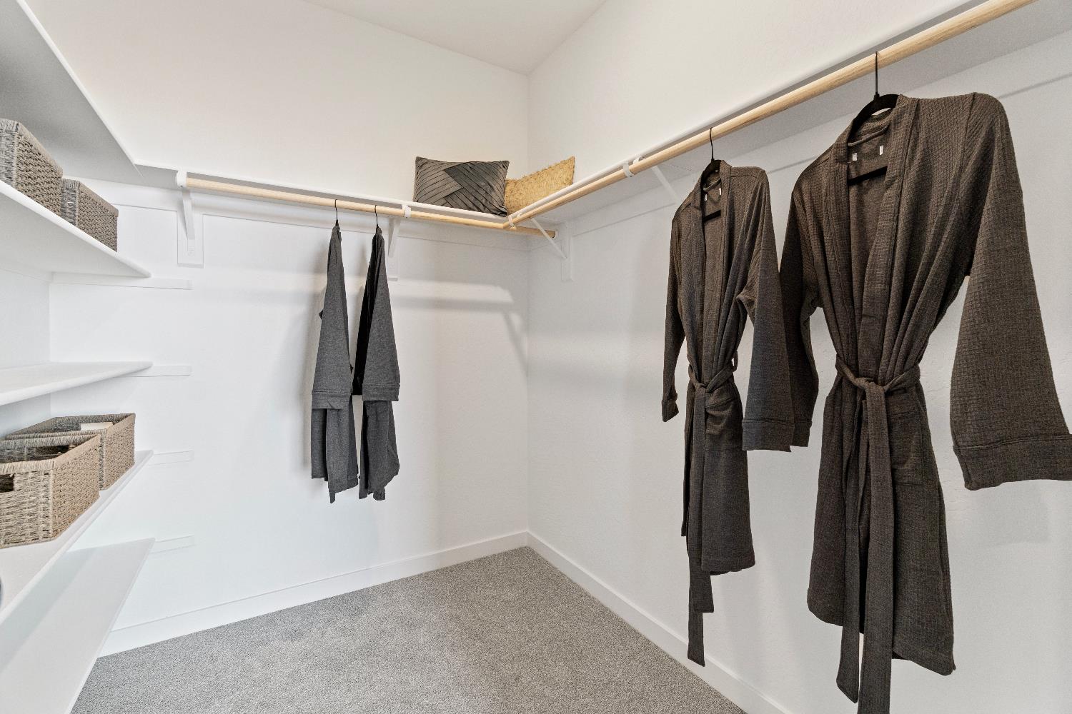 834 Traverse Dr S, Madera, CA 93636