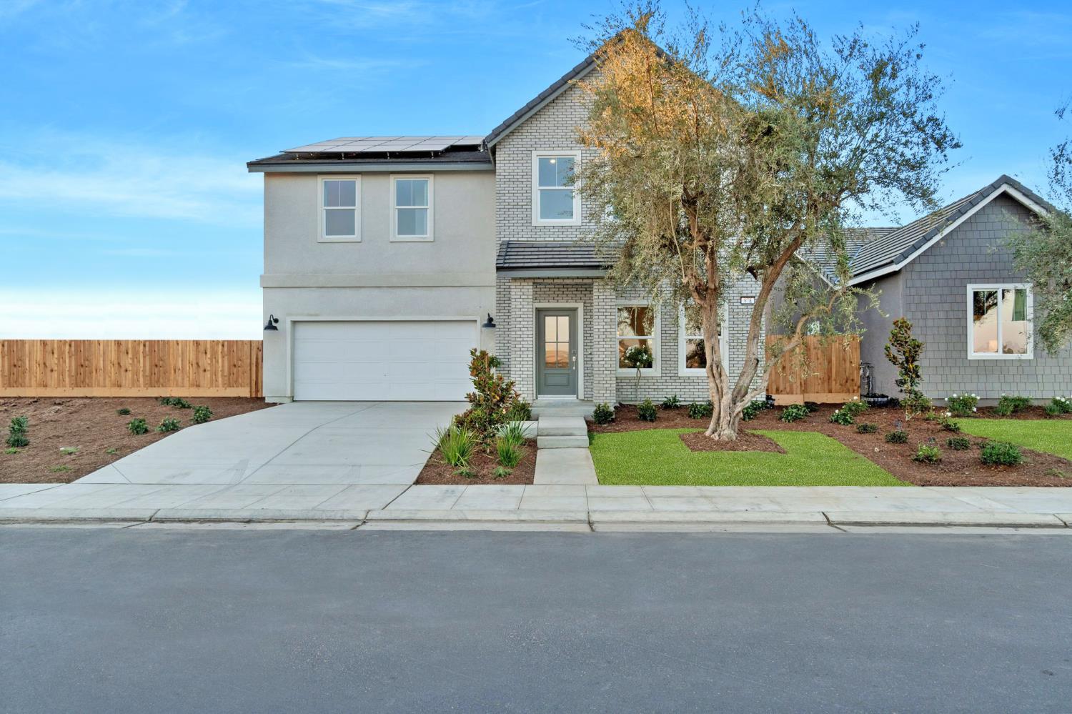 878 Traverse Dr S, Madera, CA 93636